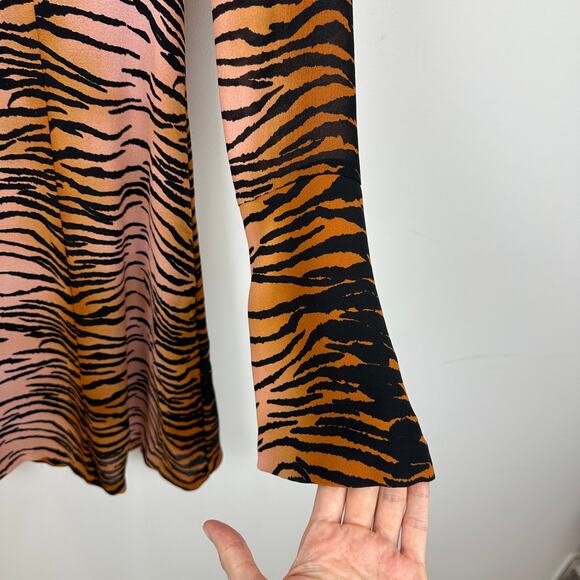 A.L.C. Brinkley Silk Mini Dress Animal Print V Neck A Line Long Sleeve Boho US 0 - Picture 7 of 13